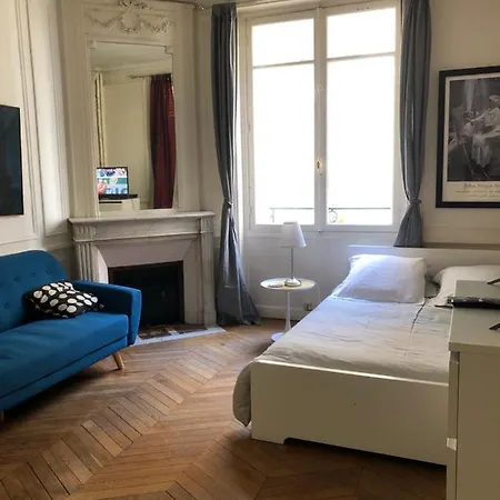 A Pres Du Pont Mirabeau Et Tour Eiffel Apartment *