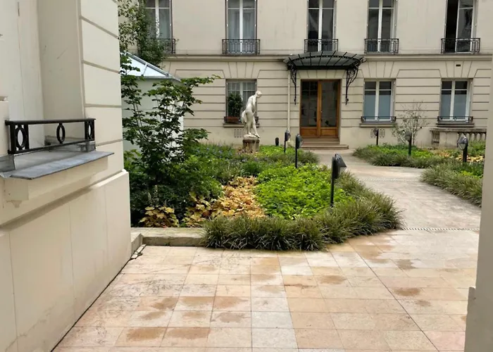 A Pres Du Pont Mirabeau Et Tour Eiffel Appartement Parijs