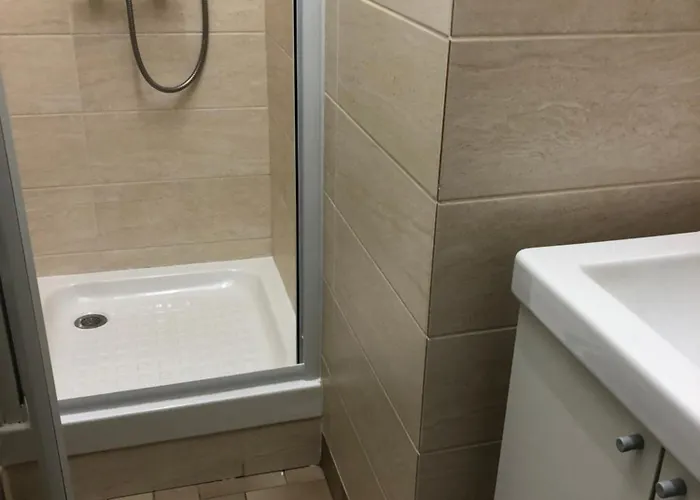 A Pres Du Pont Mirabeau Et Tour Eiffel Appartement Parijs